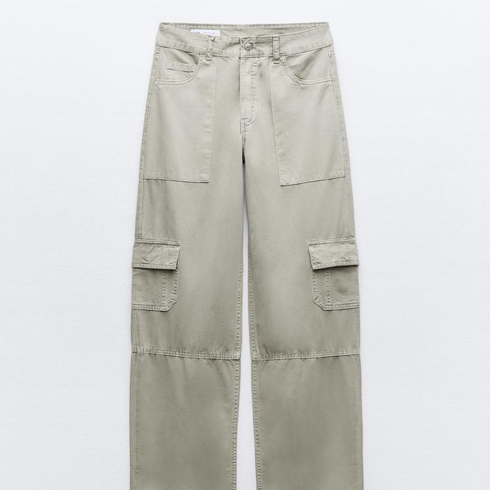 Zara Mid Rise Cargo Pants